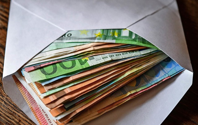 Die Gemeinde sitzt auf viel Geld, mit dem sie aber nichts anfangen kann.   | Foto: Symbolbild: DPA / Patrick Pleul