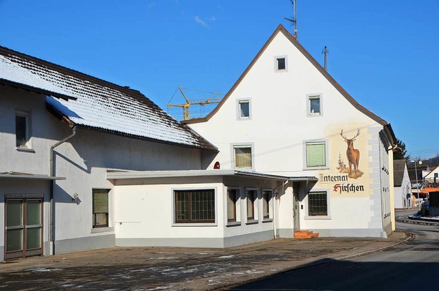 Das ehemalige Gasthaus Hirschen in Wit...s nun als Flchtlingsunterkunft dient.  | Foto: Markus Maier