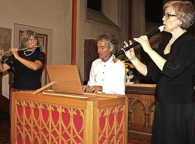 Sonja Kanno-Landoll, Ulrike Wettach-We...Bartels musizieren in der Stadtkirche.  | Foto: Hildegard Karig