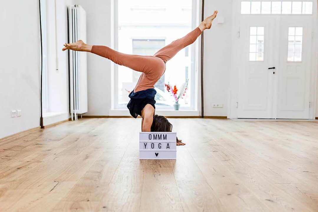 &#8222;Yog&#8217; dich glcklich&#8220; ist das Motto bei Ommm-Yoga  | Foto: Jessica Alice Hath