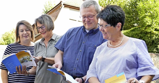 Stolz aufs neue Programm: Anke Trenkle... Stefan Meisert und Brigitte Schrder   | Foto: Lena Marie Jrger