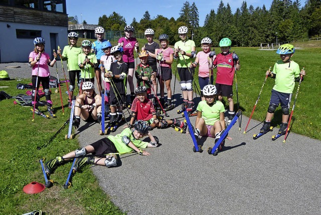 19 Kinder und Jugendliche der WSG Schl...schrei fr die kommende Wintersaison.   | Foto: WSG