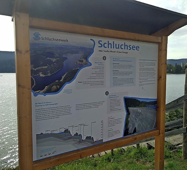 Informationstafel  der Schluchseewerk AG an der Seestation.   | Foto: Susanne Gilg