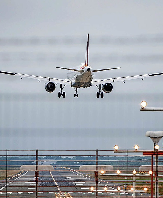 Der Fluglrm am Euroairport sorgt weiter fr Diskussionen.   | Foto: dpa