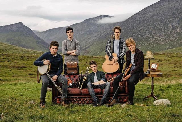 Salmen präsentiert mit Cúig fünf junge Talente aus Irland