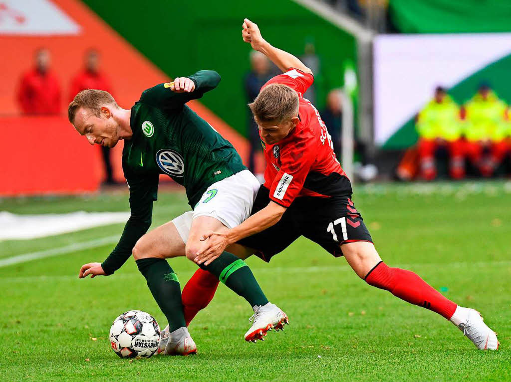 Lukas Kbler (rechts) im Zweikampf mit Maximilian Arnold