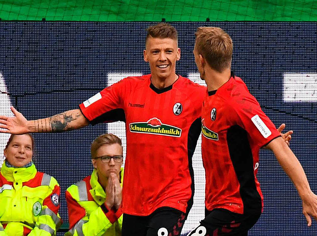 Der erste Dreier ist perfekt: Der Sportclub Freiburg setzt sich Wolfsburg mit 3:1 durch: