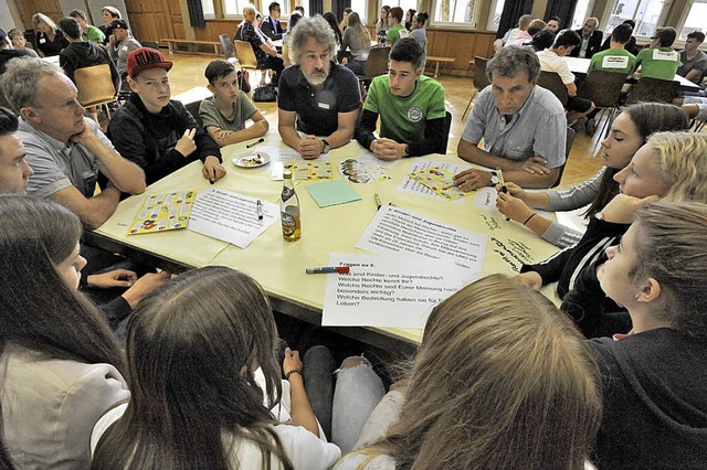 Rege Diskussionen gab es am Freitag be...lsslich der Heimattage  in Waldkirch.  | Foto:  Mzd