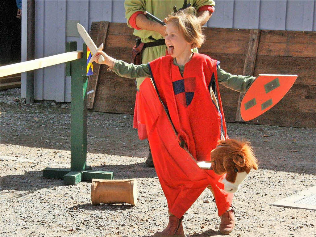 Die kleine Hanna verbreitete Furcht und Schrecken beim Kinder-Ritterturnier