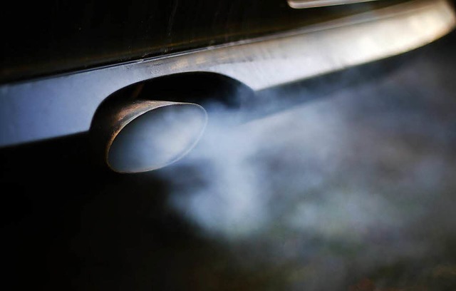 Wegen der hohen Luftverschmutzung soll...swechsel ein Diesel-Fahrverbot gelten.  | Foto: dpa