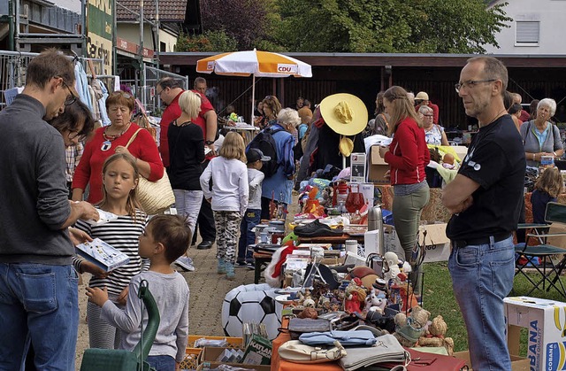 Ein Riesenangebot gab es beim ersten  ...t bei der Schlossberghalle in Haagen.   | Foto: Paul Schleer