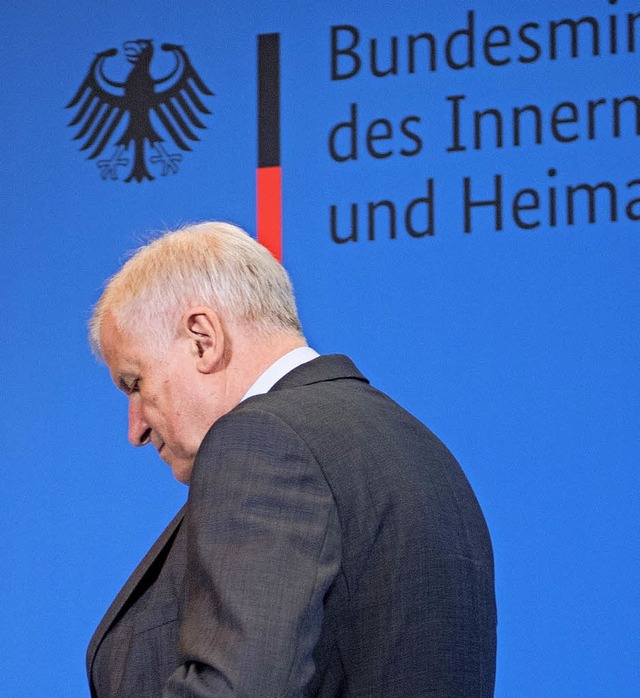 Bundesinnenminister Seehofer nach der Koalitionssitzung  | Foto: dpa
