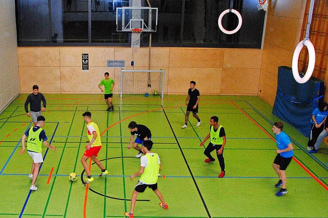 Wo sonst Sport getrieben wird, tobten ...ieen verschiedene Sachbeschdigungen.  | Foto: Norbert Sedlak