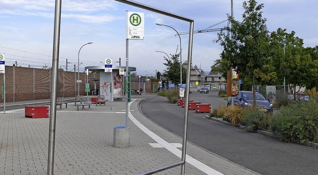 Der Schilderrahmen auf dem Busbahnhof,...oll  mit neuem Inhalt gefllt werden.   | Foto: Langelott