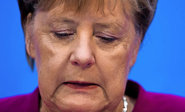 Bundeskanzlerin Angela Merkel bedauert...cht zu haben, was die Menschen bewegt.  | Foto: afp