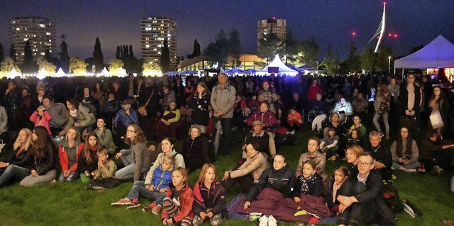 &#8222;Musik, Fire &amp; Lights&#8220;...11; der Seepark war sehr gut gefllt.   | Foto: Wolfgang Knstle