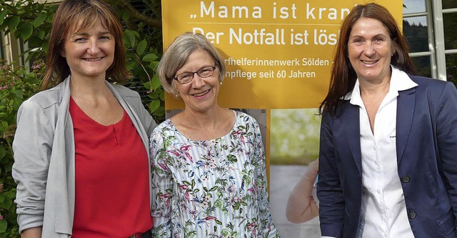 Franziska Hummel und Elisabeth Gro  v...edienst ihnen berreichte (von links).  | Foto: Privat