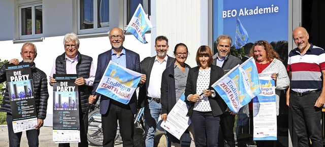 Flagge zeigen Endingens Gewerbetreiben...ch, Silke Vosbein und Clemens Sexauer.  | Foto: Ruth Seitz