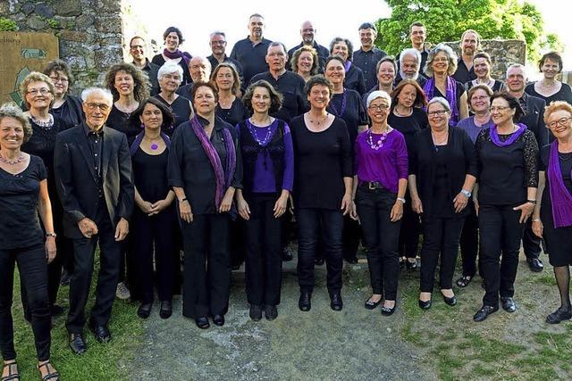 Der Freiburger Chor Purpel Chariots singt auf der Landesgartenschau in Lahr