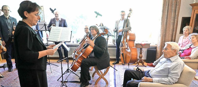 Oberbrgermeisterin Edith Schreiner w...s (rechts) um die Musik in der Stadt.   | Foto: Christoph breithaupt