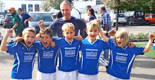 Nach ihrem Sieg beim EDRO-Cup in Schwe...Dieter Vetter ist stolz auf sein Team.  | Foto: Stefan Kech