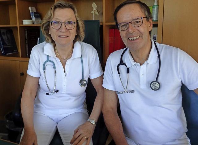 Nach 35 Jahren bergeben Roland und He...ihre Arzt-Praxis an einen Nachfolger.   | Foto: Johanna Hgg
