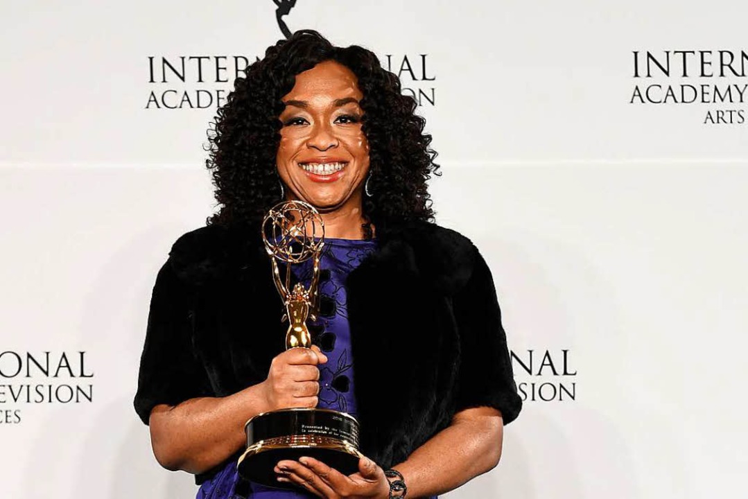 Shonda Rhimes spricht im Ted Talk über ihr JaExperiment Digitalien