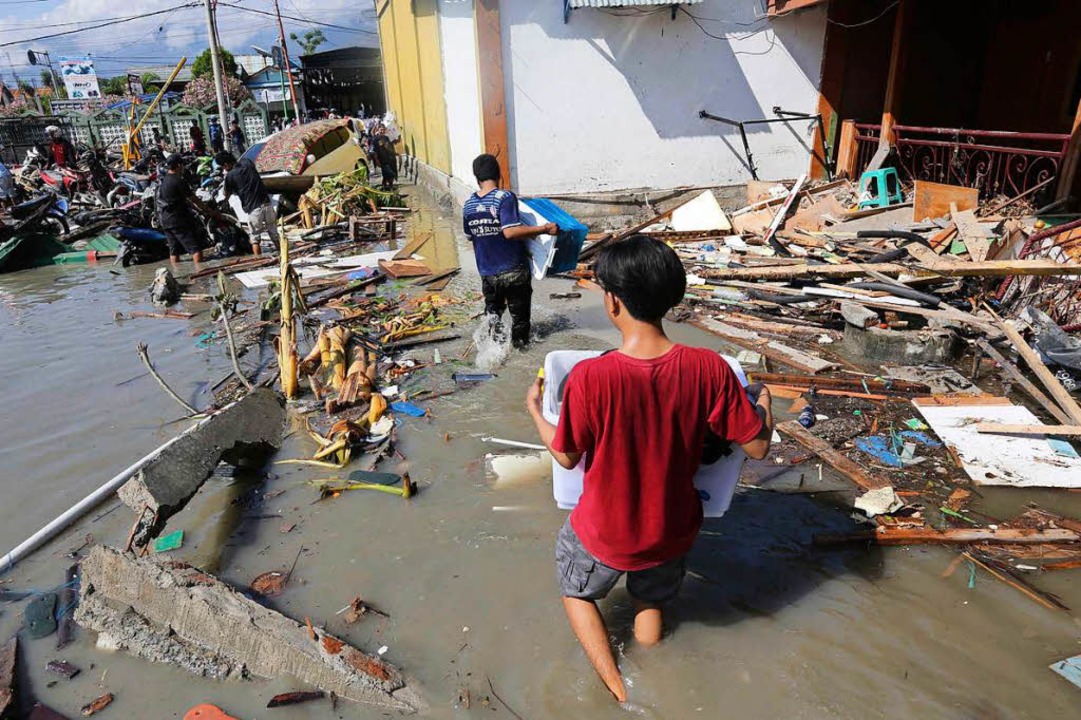 Nach Tsunami: Zahl Der Todesopfer In Indonesien Steigt Auf über 800 ...