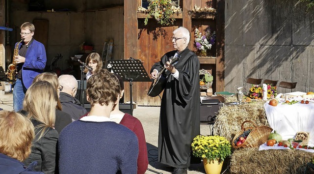 Die evangelische Kirchengemeinde feierte auf dem Siomonjrgenhof Erntedank.  | Foto: Eva Korinth