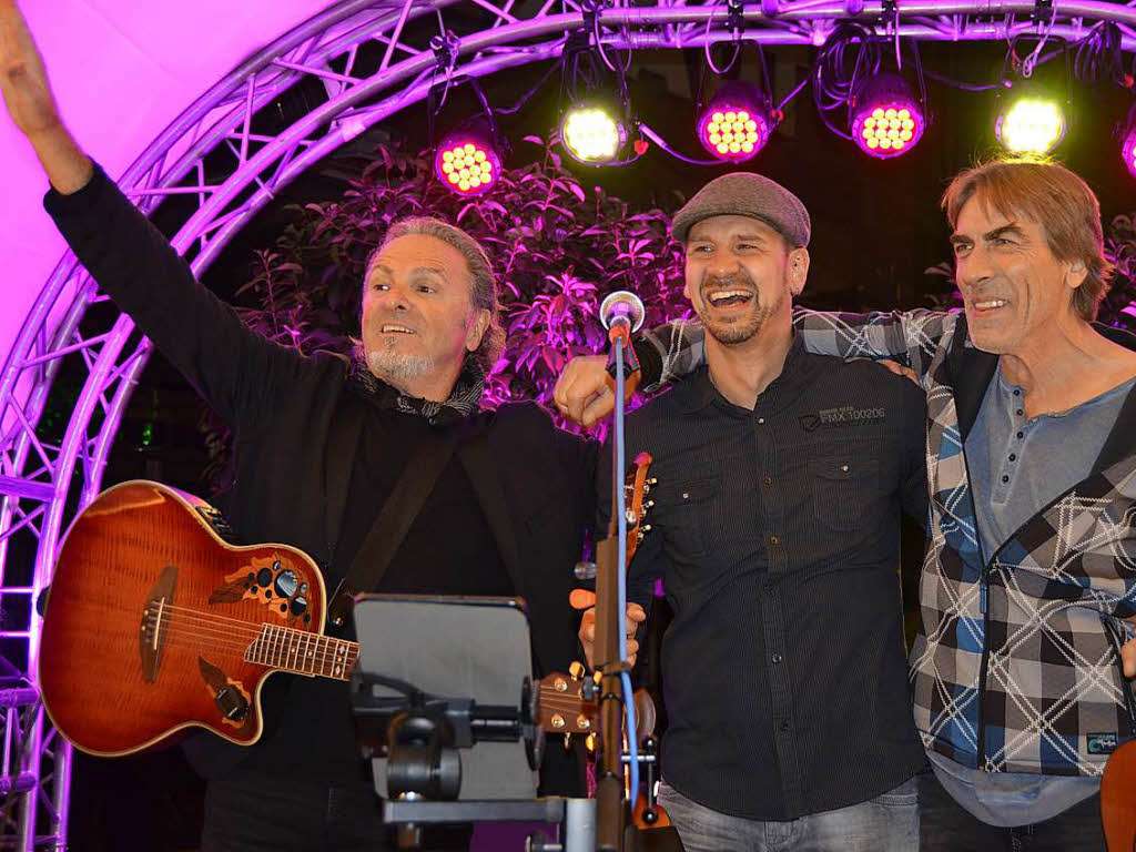 Stets Garanten fr tolle Musik (von links): Peter Oehler, Rob Notes und Manfred Kirchner. Sie begeisterten am Samstag auf dem  Lindenplatz.