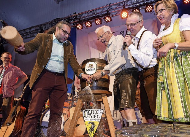 <BZ-FotoAnlauf>Ganter-Oktoberfest:</BZ...und Detlef Frankenberger (von rechts).  | Foto: Rita Eggstein