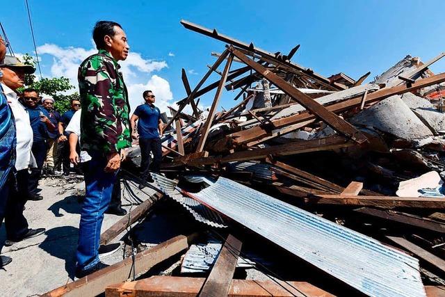 Wohl über 1000 Tote nach Tsunami