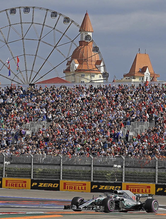 Die Formel 1 und die Kirmes liegen auch in Sotschi nicht weit auseinander.    | Foto: dpa