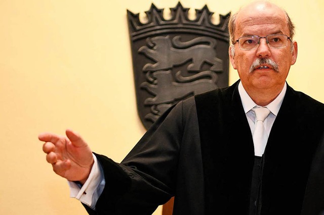 Der Vorsitzende Richter Stefan Maier e... zum Prozessauftakt nicht kommen wird.  | Foto: dpa