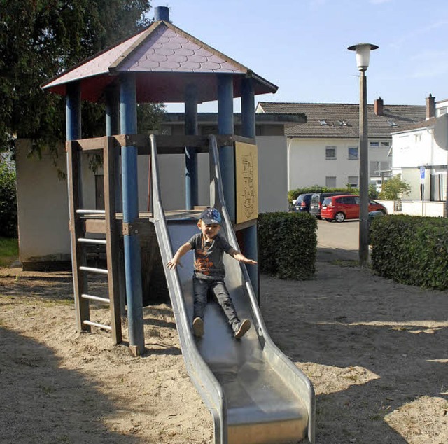 Der Rutschenturm kam bei Jakob gut an,... Jonas war er nicht gut zu erklimmen.   | Foto: Leony Stabla