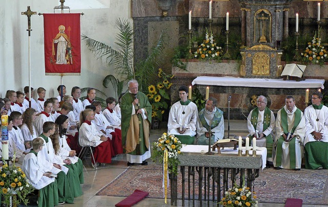 Zum Festgottesdienst zur Verabschiedun...bung in die Hertener Kirche gekommen.   | Foto: Charlotte Ptter