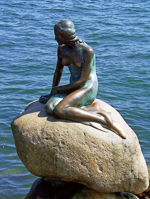 Dem Rundfunk wird ein nationaldnische...die Kleine Meerjungfrau in Kopenhagen   | Foto: dpa