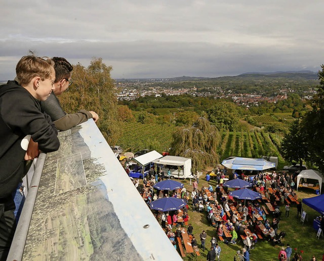 Einen herrlichen Blick auf das Fest gab es vom Heubergturm aus.   | Foto: Sandra Decoux-Kone