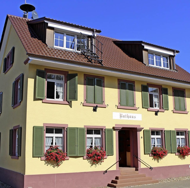 Der grte Posten: Dachgeschoss und er...den zu Flchtlingswohnungen umgebaut.   | Foto: Rhein