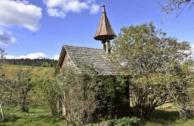 Fast verwunschen steht die Kapelle des...tshofs zwischen Struchern und Bumen.  | Foto: Thomas Biniossek