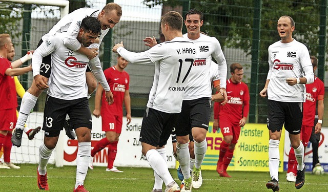 Villinger Jubel nach dem Tor zum 3:1  durch Mauro Chiurazzi (Nummer 13)  | Foto: Dieter Reinhardt