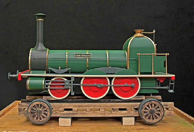 Ein Modell der 1852 in Karlsruhe gebauten Lok &#8222;Der Rhein&#8220;   | Foto: DPA