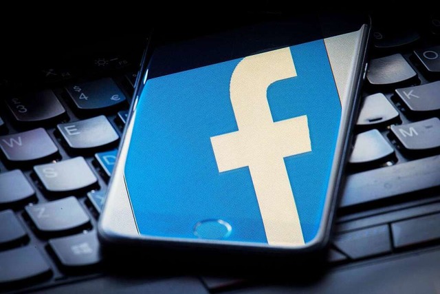 Neben der eigenen Internetseite, die a...eigenen Seiten auf Facebook unterwegs.  | Foto: dpa