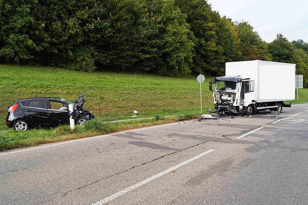 Zwei Schwerverletzte bei Unfall auf der B 316 in Rheinfelden