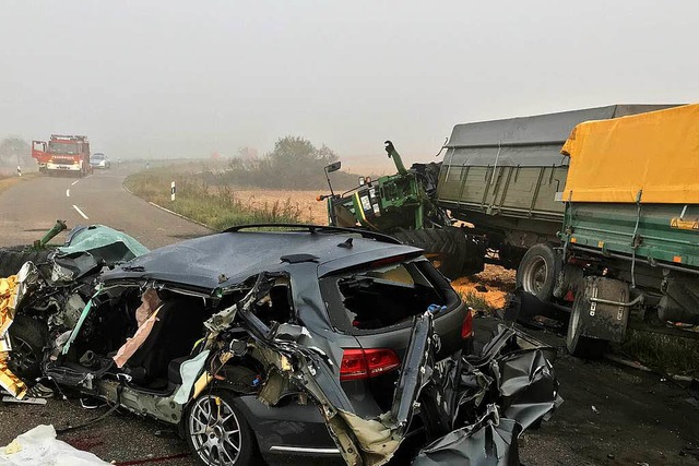 Bei einem schweren Unfall bei Willstt...in Autofahrer tdlich verletzt worden. 