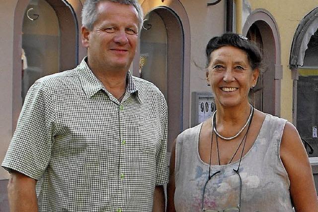 Fabelhafte Kulisse fr Stelzenartisten
