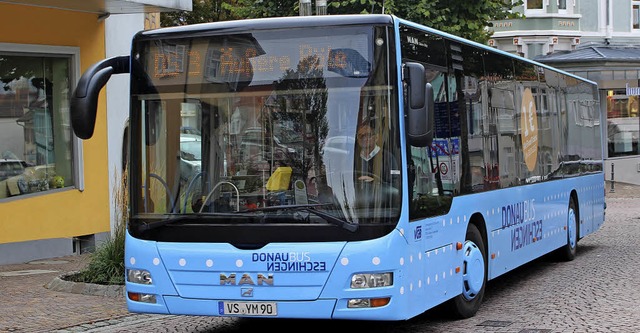 Der blaue Donaueschinger Stadtbus auf ...ierten Themen der vergangenen Monate.   | Foto: Guy Simon