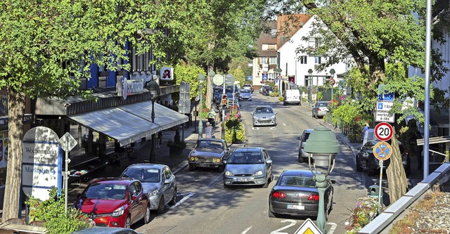 Die Schlsselstrae in Neuenburg soll bis Ende 2021 umgestaltet werden.   | Foto: Volker Mnch