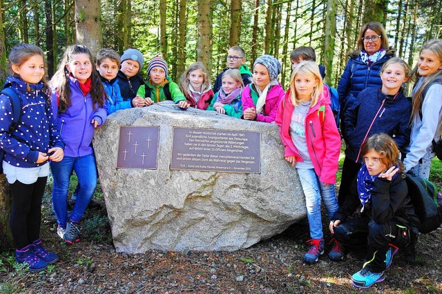 Die Kinder der vierten Klasse der Nach...wangsarbeiter in Elbenschwand besucht.  | Foto: Gudrun Gehr