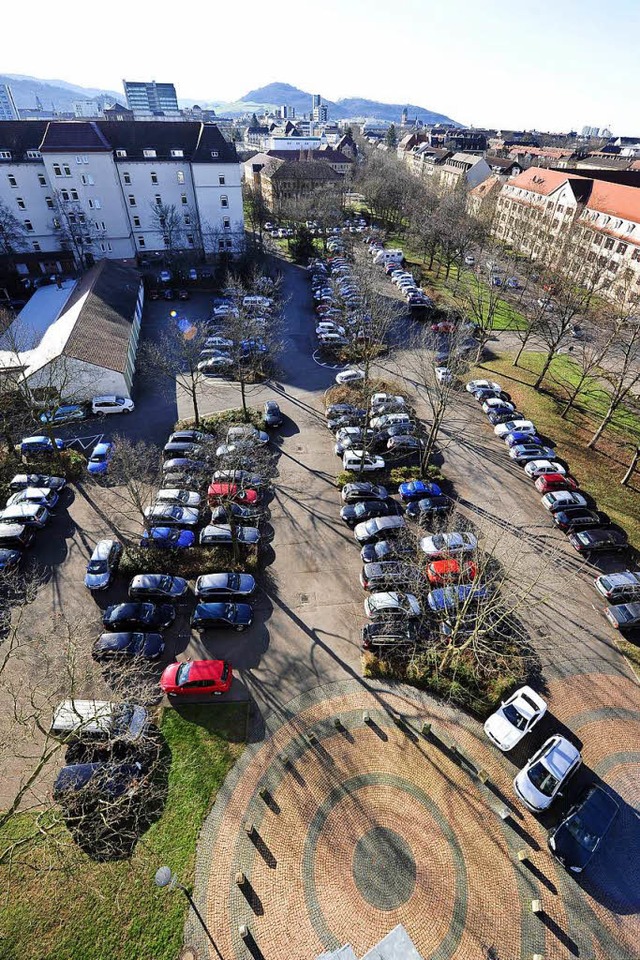 74 Wohnungen sollen auf dem Parkplatz ...n-Meier-Strae entstehen (Archivbild).  | Foto: Thomas Kunz